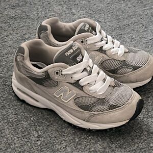 New Balance 992 10.5 kids